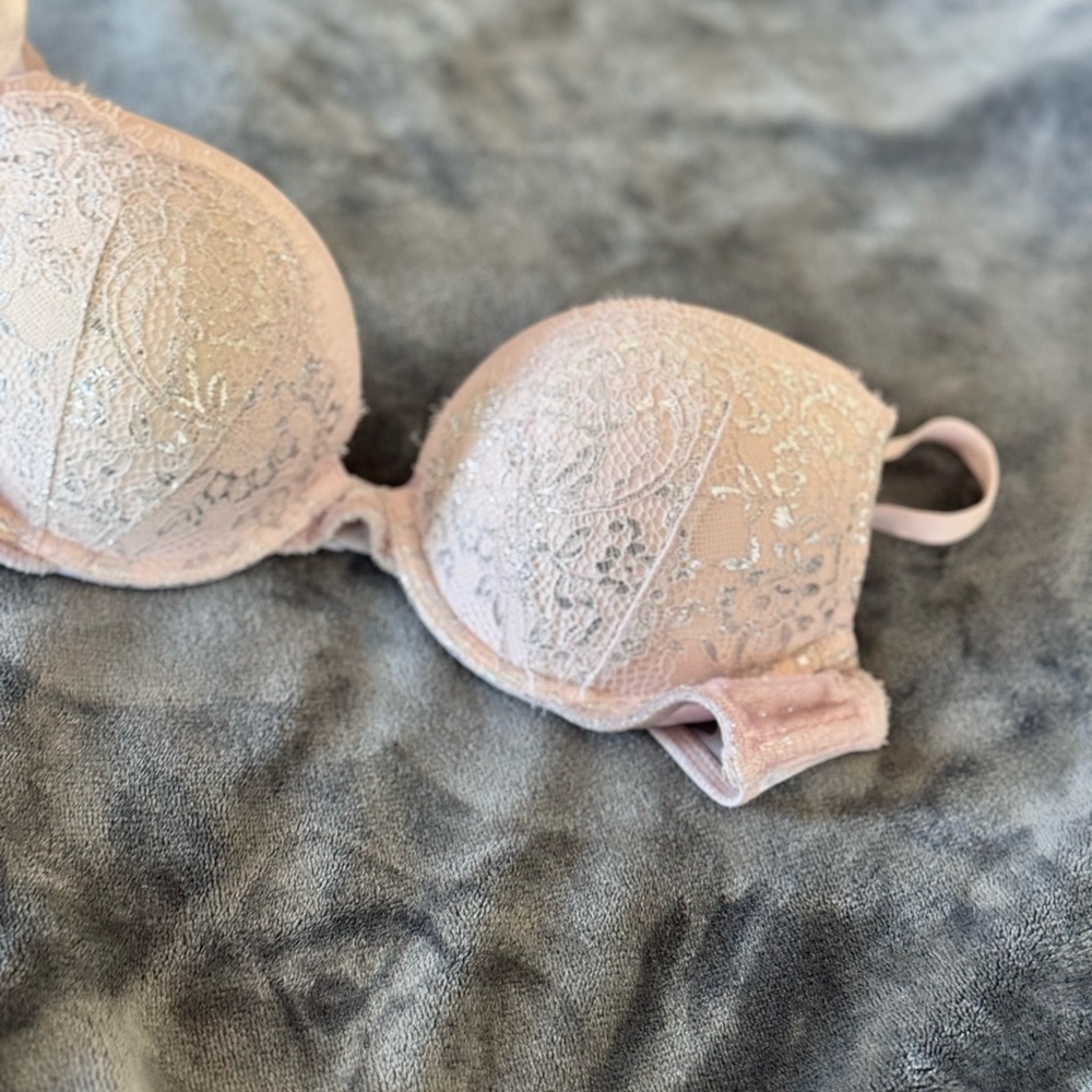 Victorias secret, bombshell bra, pink lace 34A